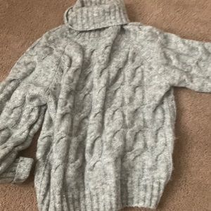 Small turtleneck sweater- soft